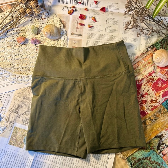all in motion green bike shorts - Picture 1 of 2
